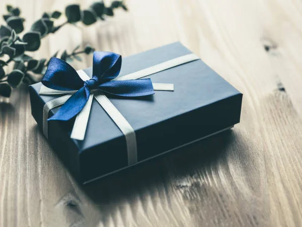 برانڈ پروموشنل تحائف کی تخصیص کرتے وقت کن تفصیلات پر غور کیا جانا چاہیے؟